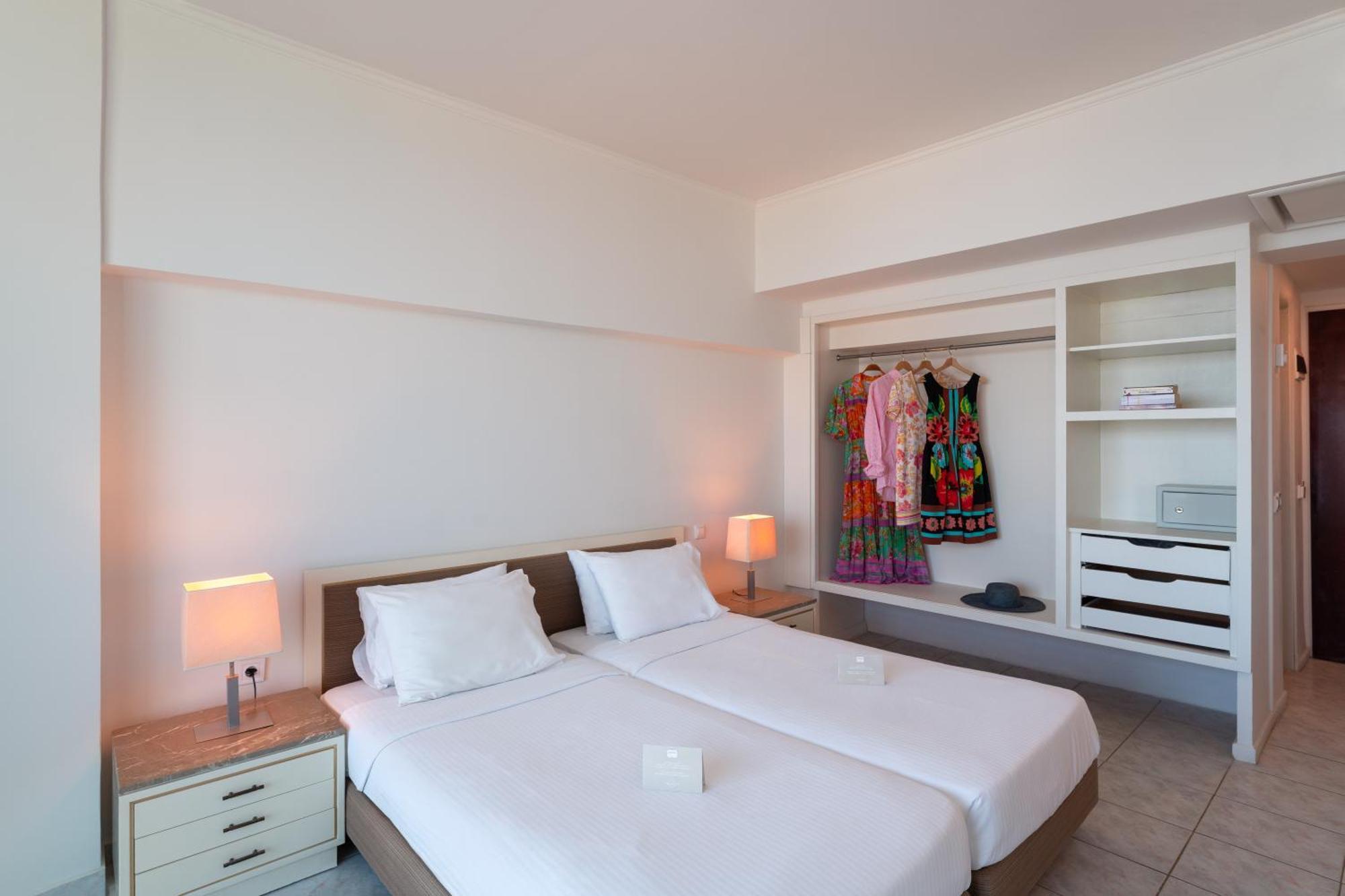 Aquarium View Hotel 4*